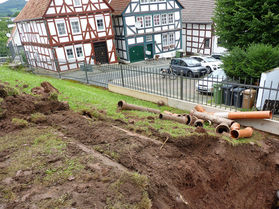 Kanalisierungsarbeiten an St. Crescentius (Foto: Karl-Franz Thiede)